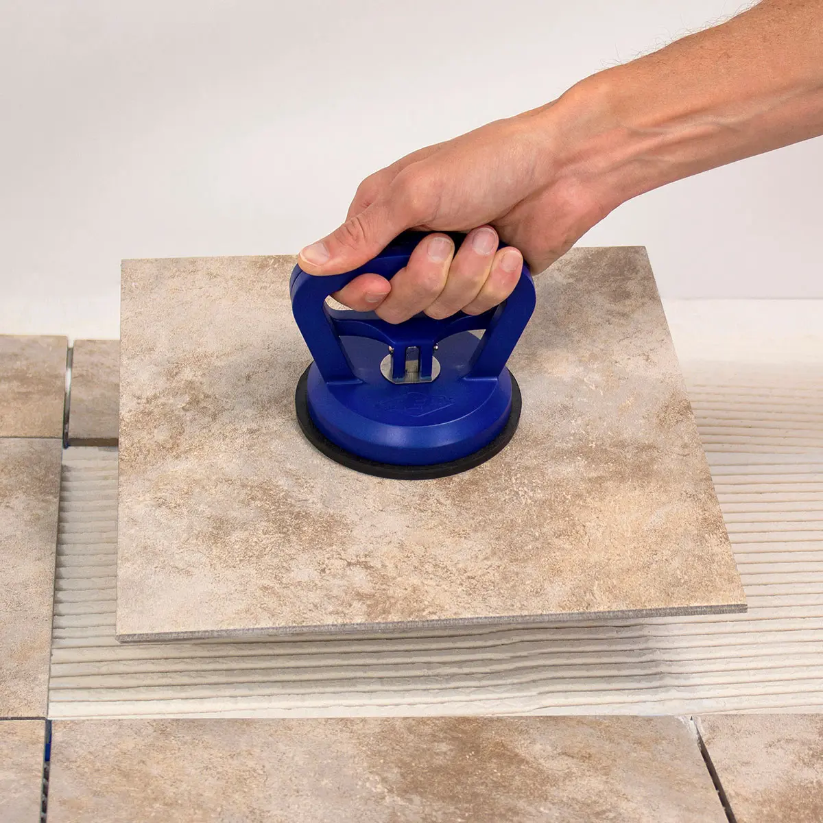 75000_i_inuse-web_4337