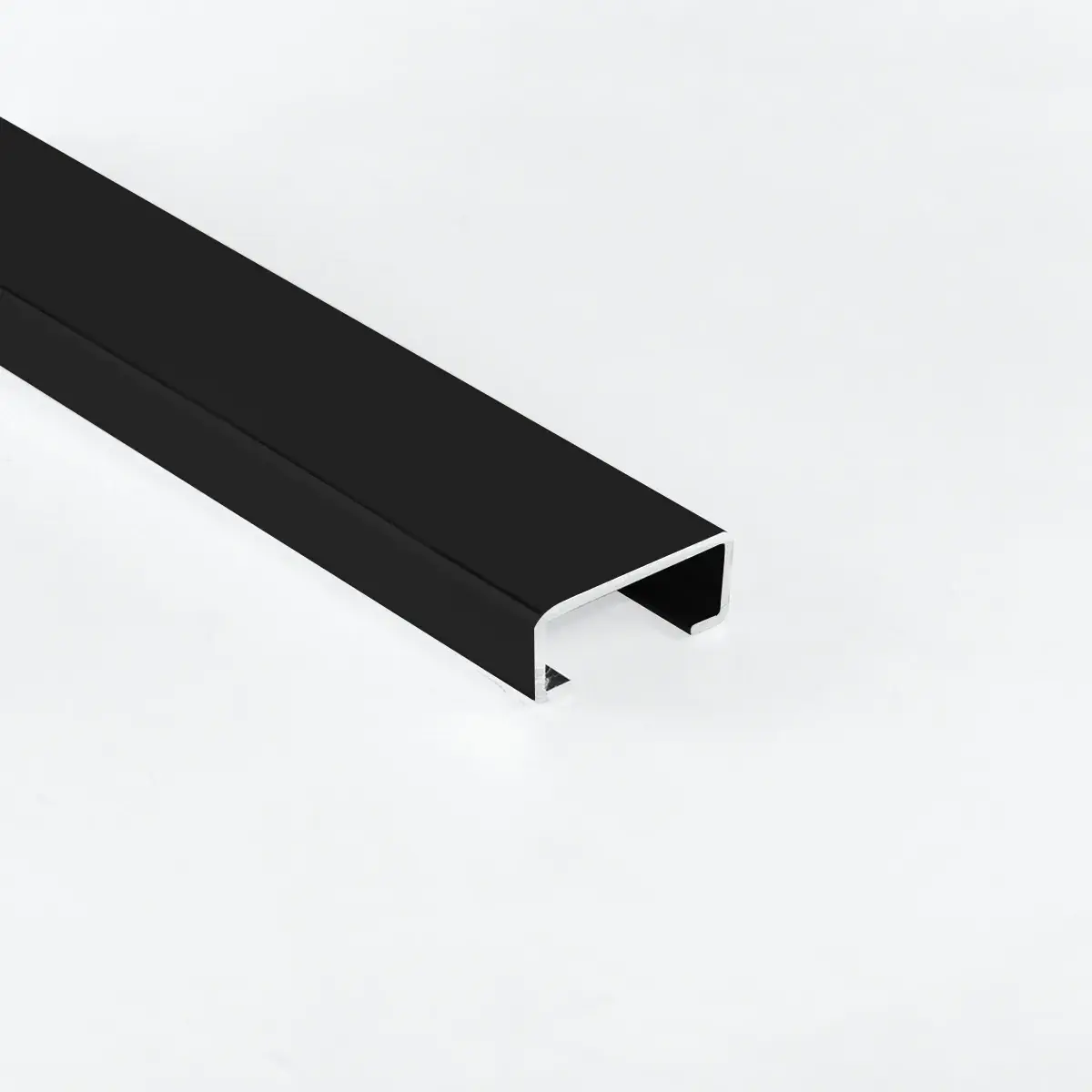 Decor Listelo Recto Negro Brillante de 2cm KANTU